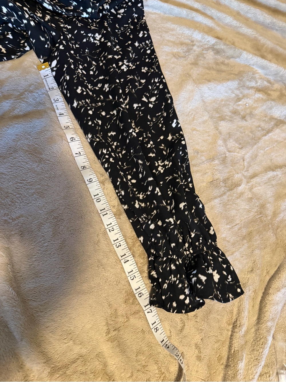 Time and Tru Black Floral Tie Neck Blouse XXL 20 Career Girl Office Feminine - Picture 8 of 8